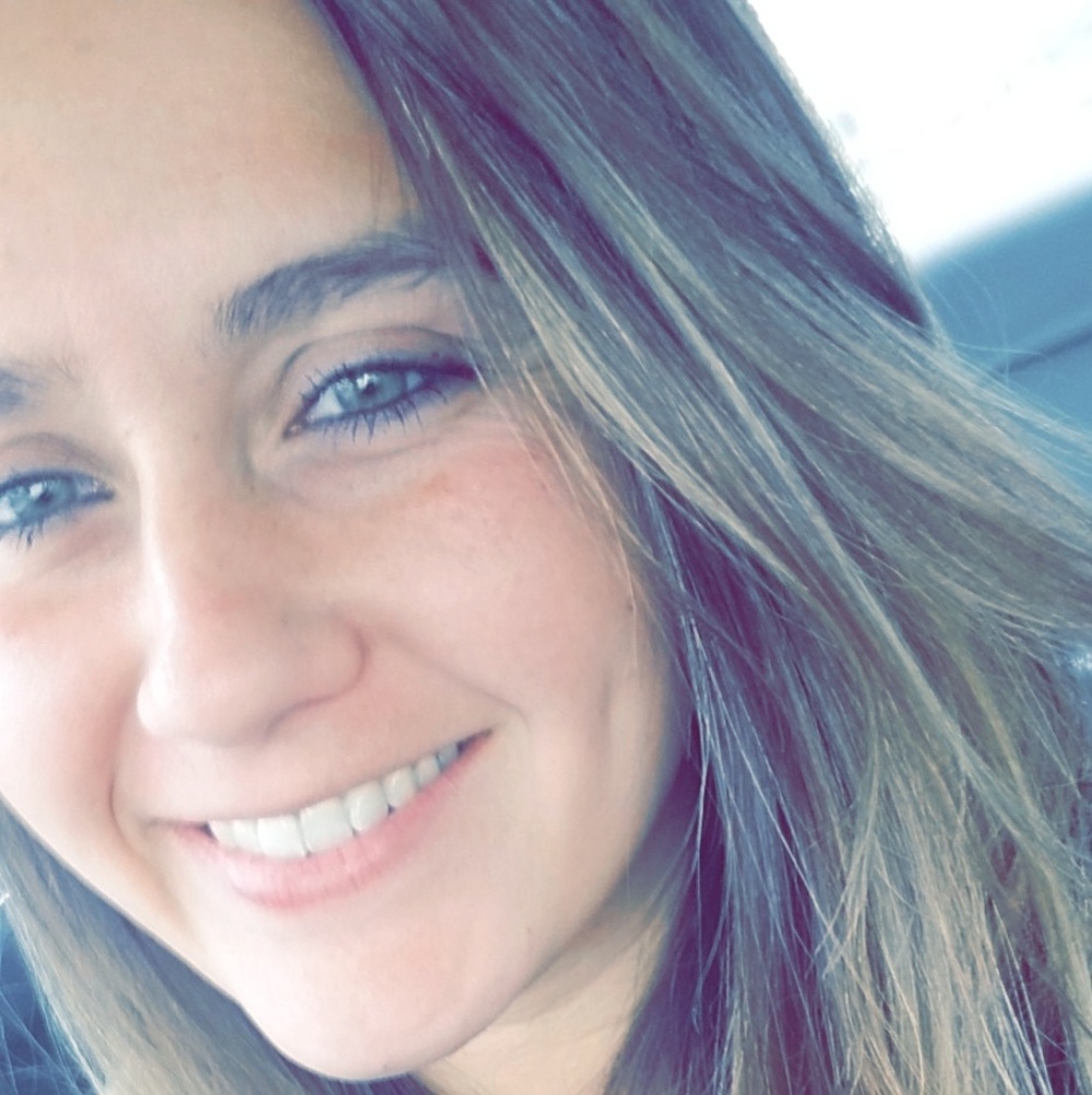 Meet your Posher, Chanel